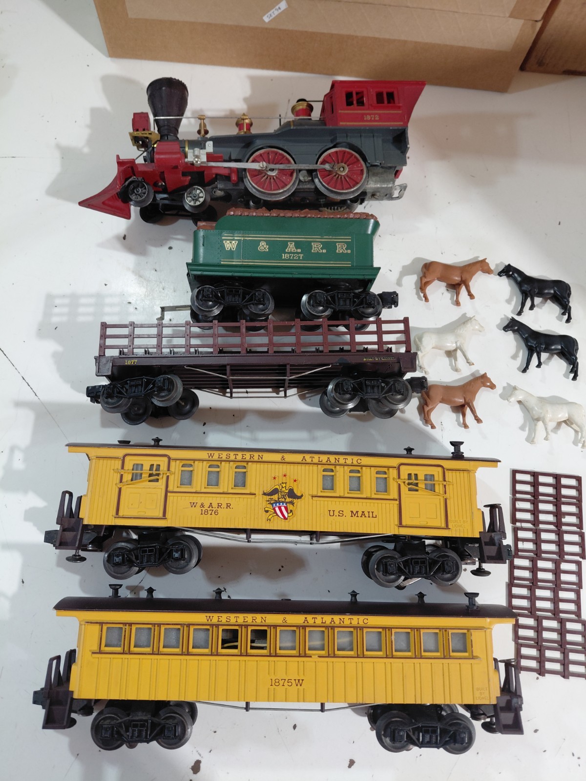 Lionel Train O Gauge Model Railroad Post War The General Passenger Set w/Whistle