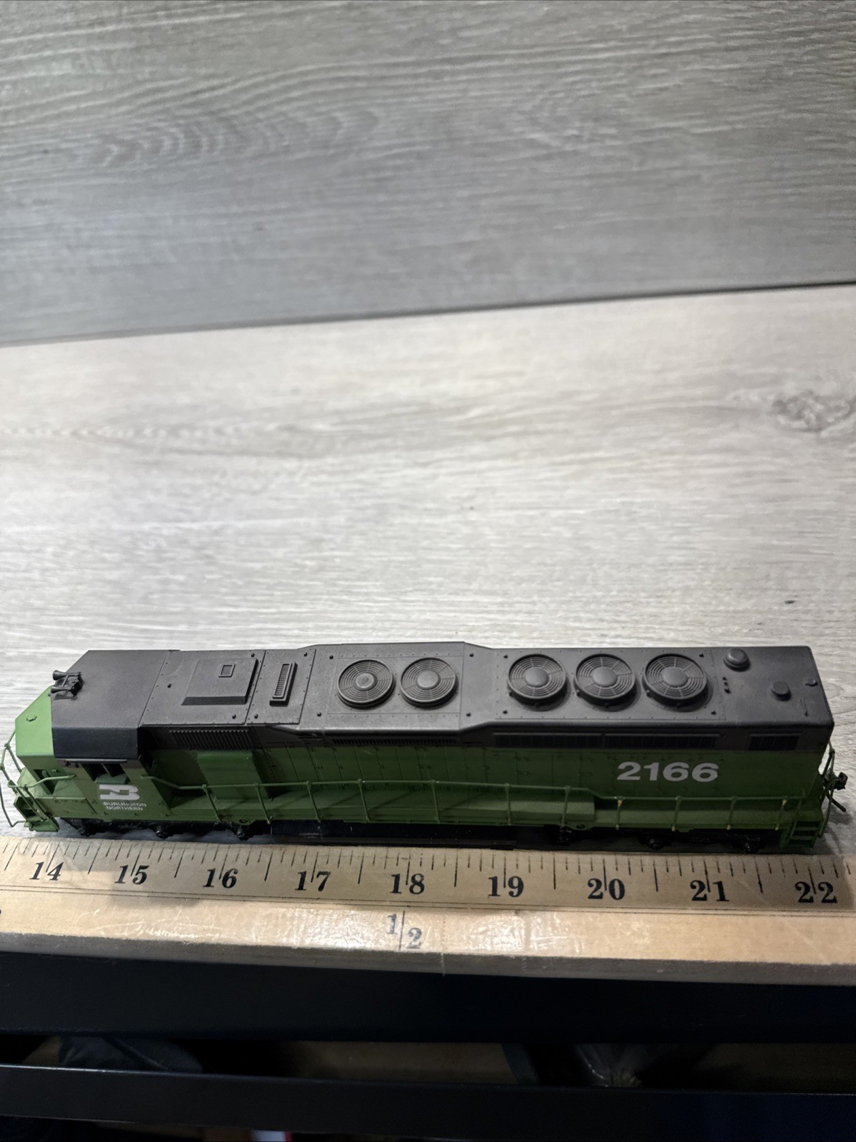 Unknown Brand HO Burlington Northern 2166