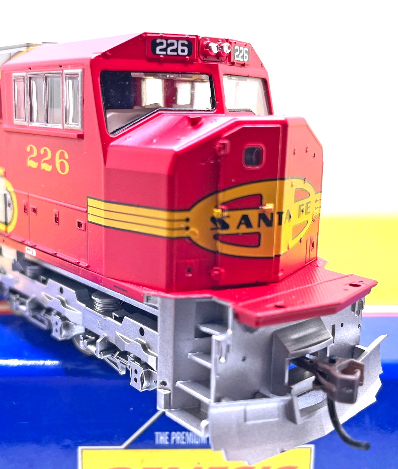 HO ATHEARN GENESIS G6137 SD75M SANTA FE # 226