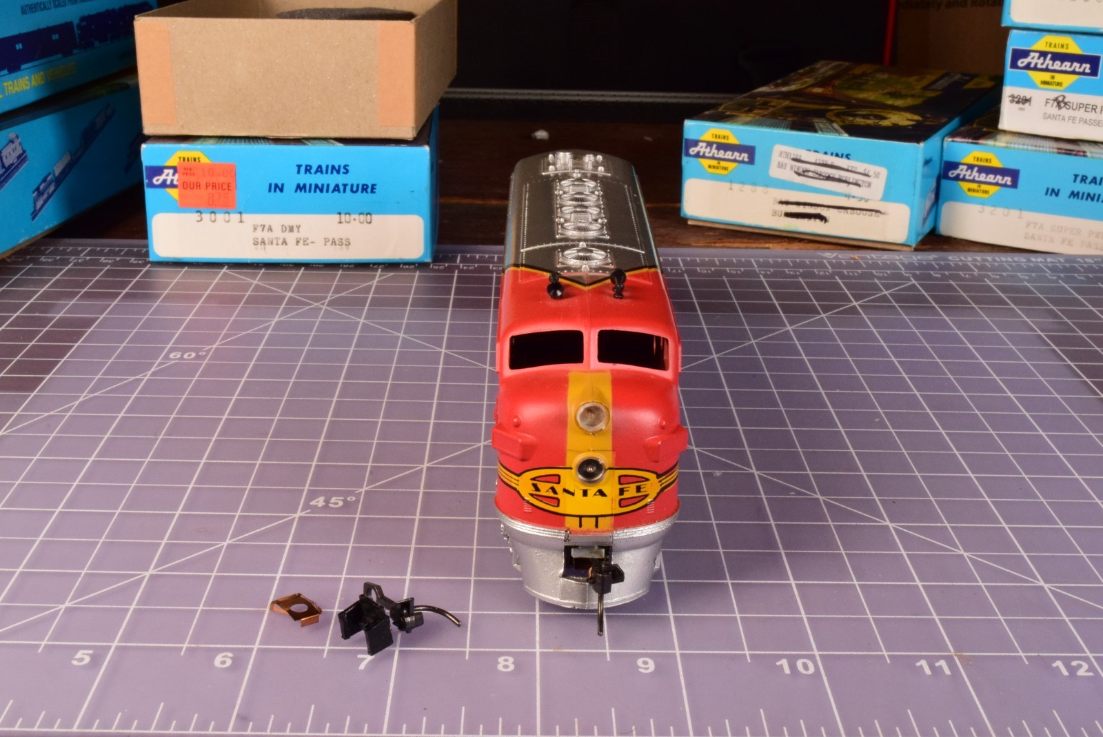 near TrkRdy 16.9 oz Good Working Condition Athearn F7A Super Power Santa Fe 2nd1