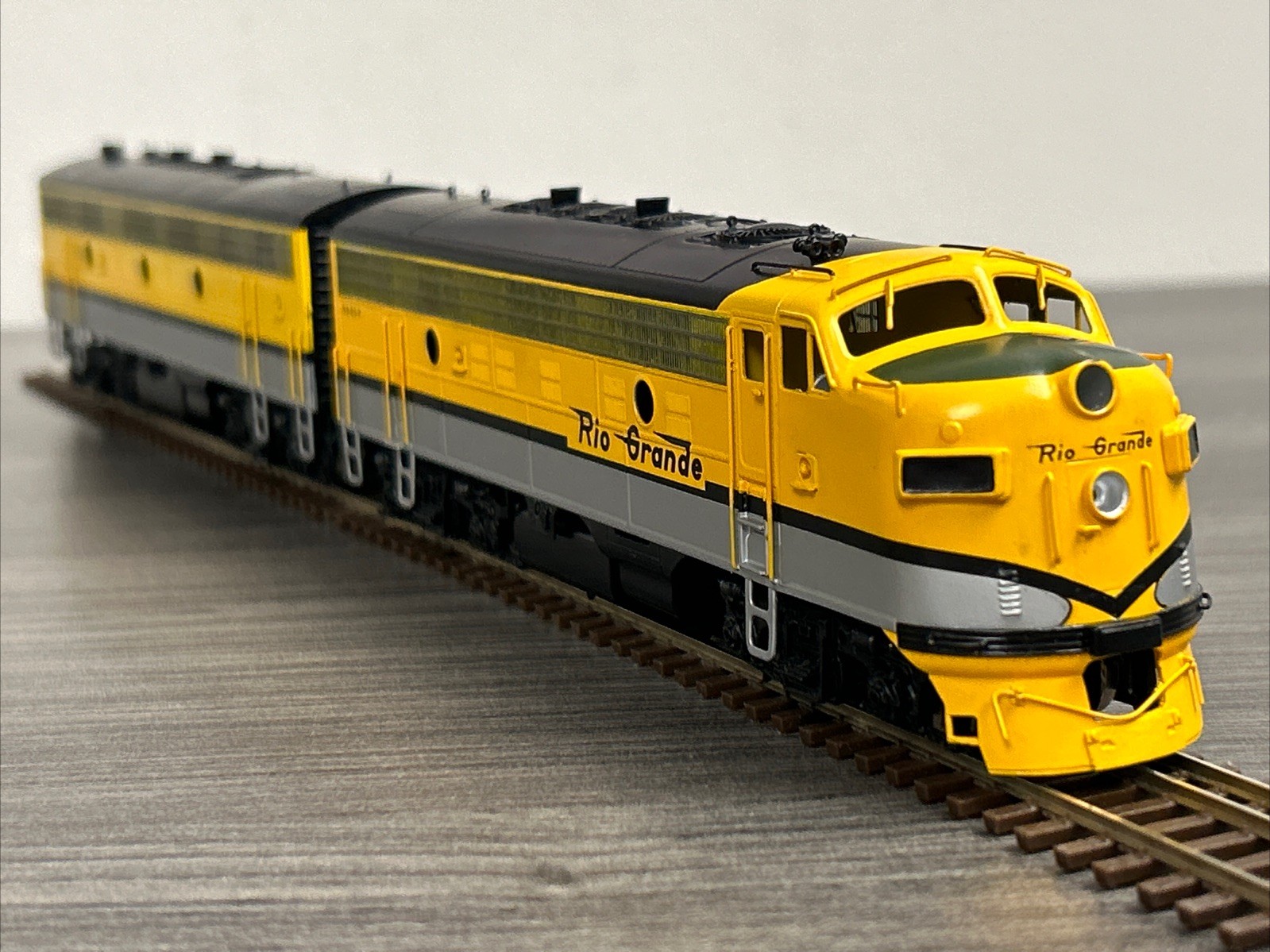 Oriental Limited HO Brass F9AB Diesel Locomotive Set D&RGW Factory Painted/LNIB!
