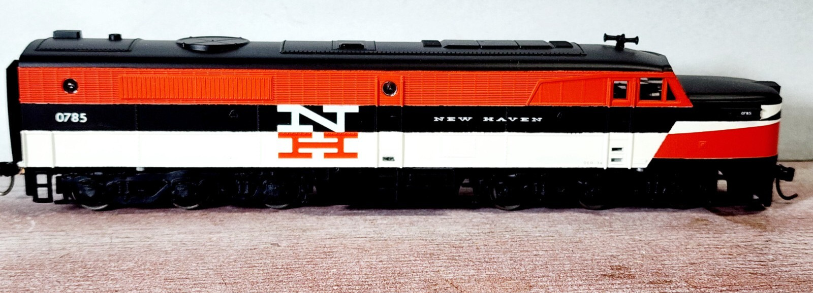 New Haven Railroad ALCO PA-1 Diesel Reverse McGinnis Paint Athearn Blue Box 3301