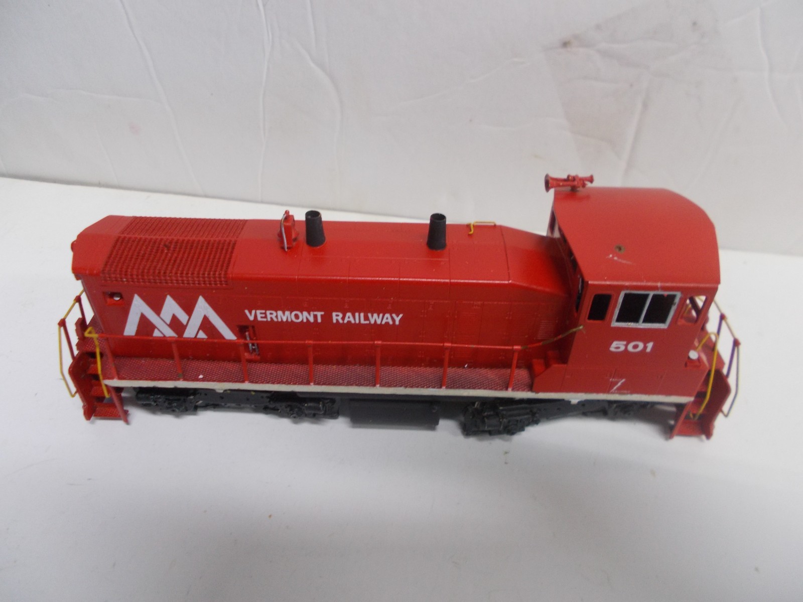 ALCO # 151~ BRASS ~ VERMONT RAILWAY SW-1500 LOCOMOTIVE # 501 ~RUNS GOOD~HO SCALE