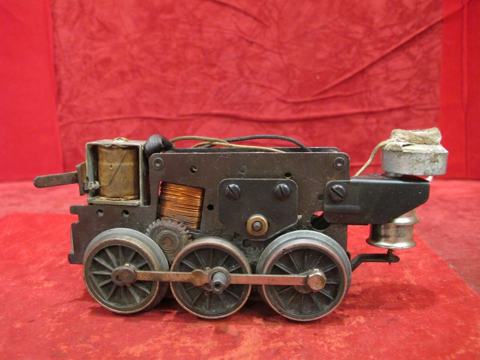 Lionel Original Vintage Early 2026 Steam Engine Motor with e unit & smoke assy.