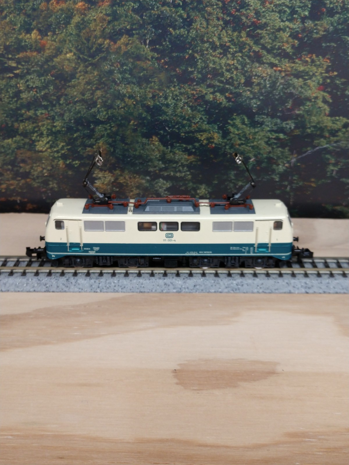 Minitrix N scale European 4 axle electric loco – Item # 2062 – NEW