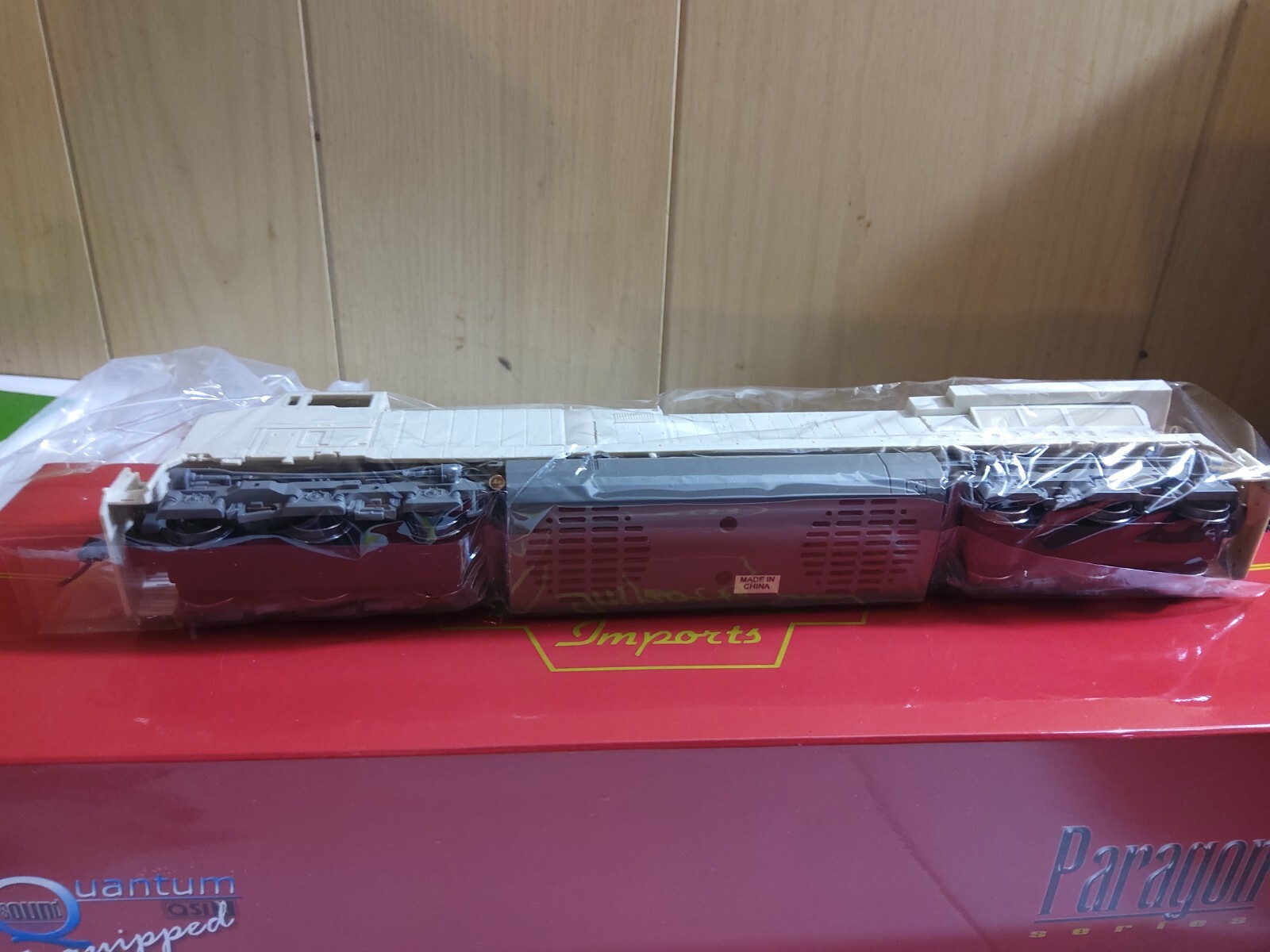 Paragon series Broadway limited HO scale diesel locomotive 1692 GE AC6000