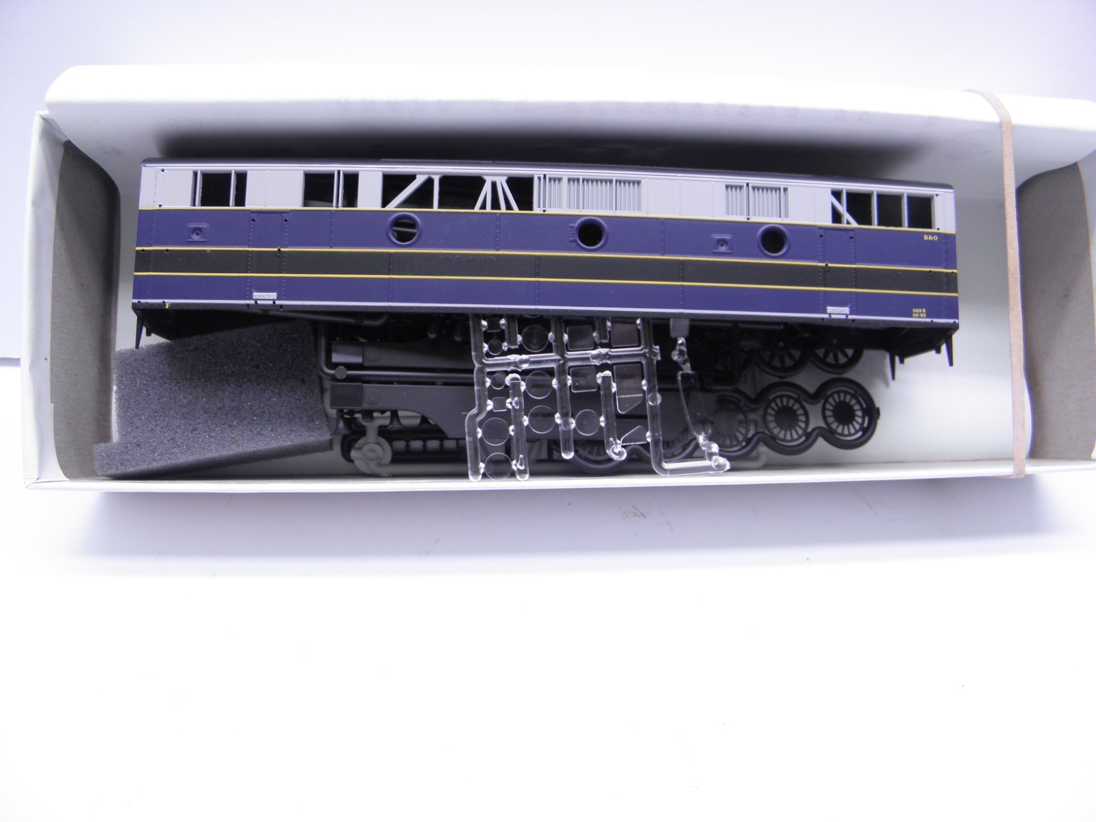 INTER MOUNTAIN – F-7B LOCOMOTIVE SHELL KIT BALTIMORE & OHIO #363- X HO SCALE KIT