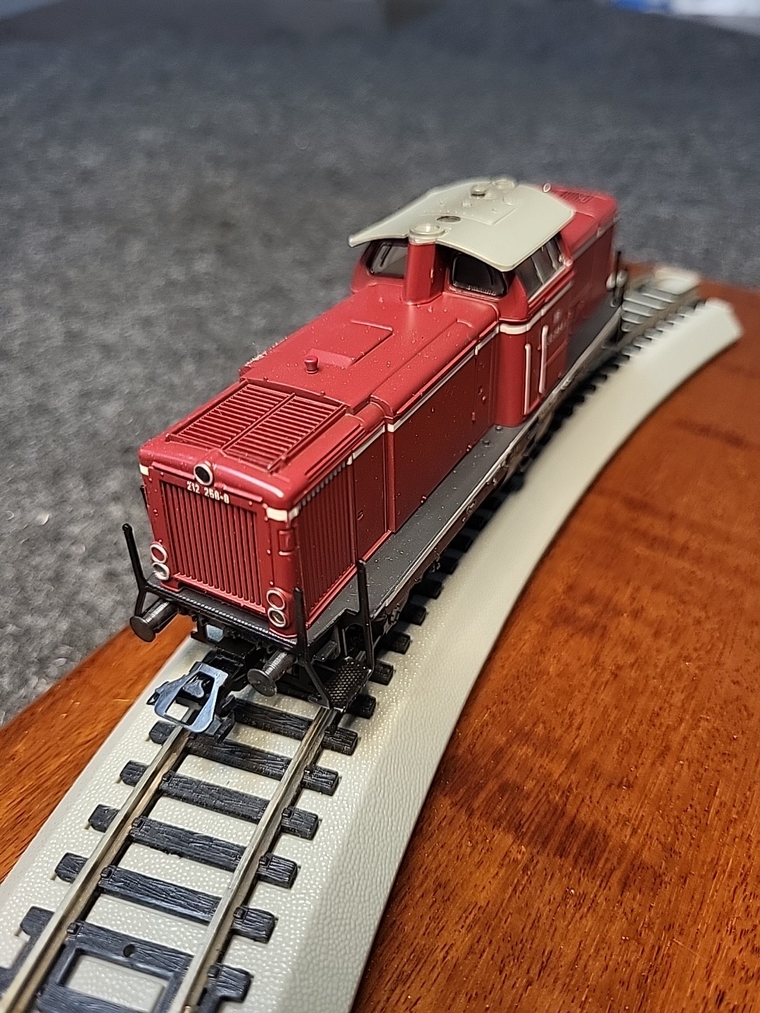 Marklin 3372 HO gauge Deutsche Bahn BR 212 diesel locomotive C-8