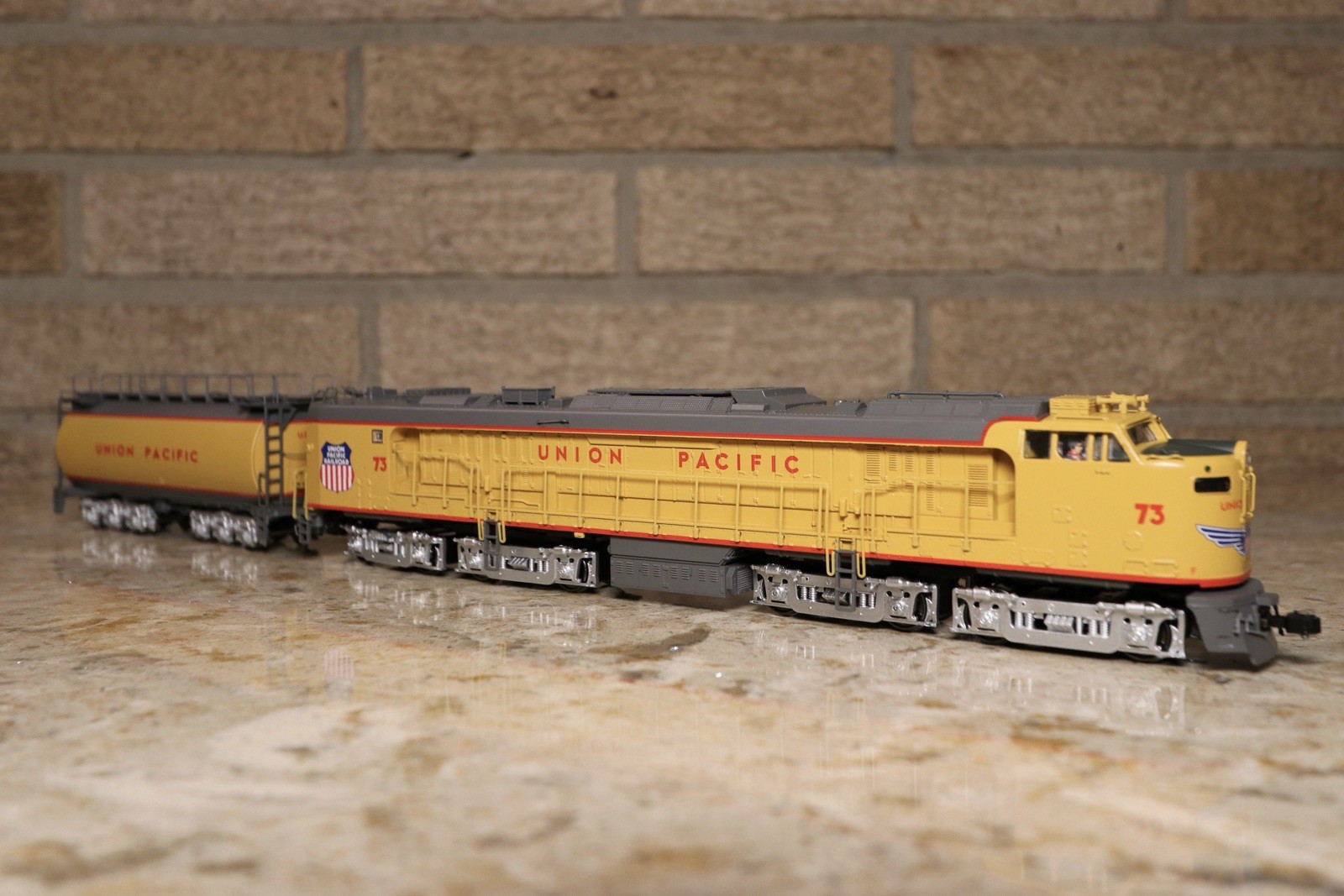MTH HO Veranda Turbine And Tender Set #73