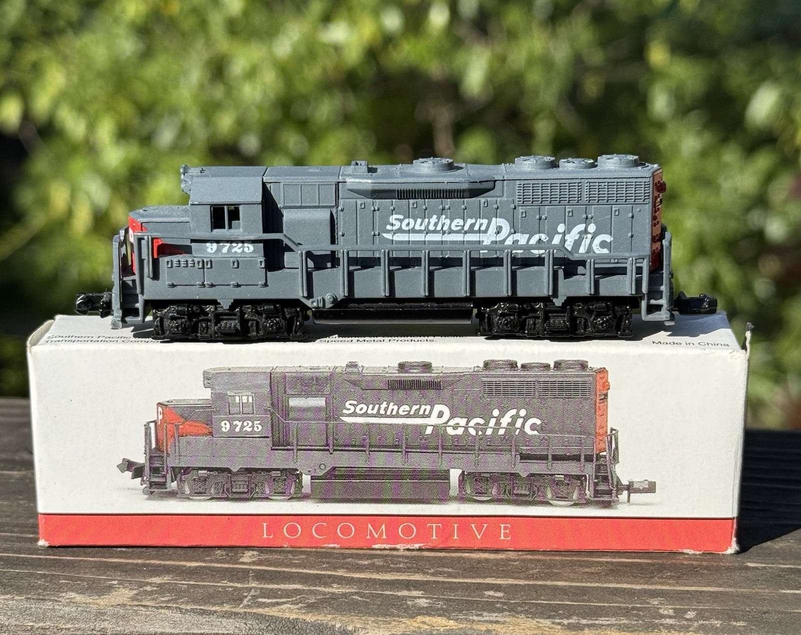 Vintage Southern Pacific Locomotive #9725 Model Train No. 418 High Speed w/Box