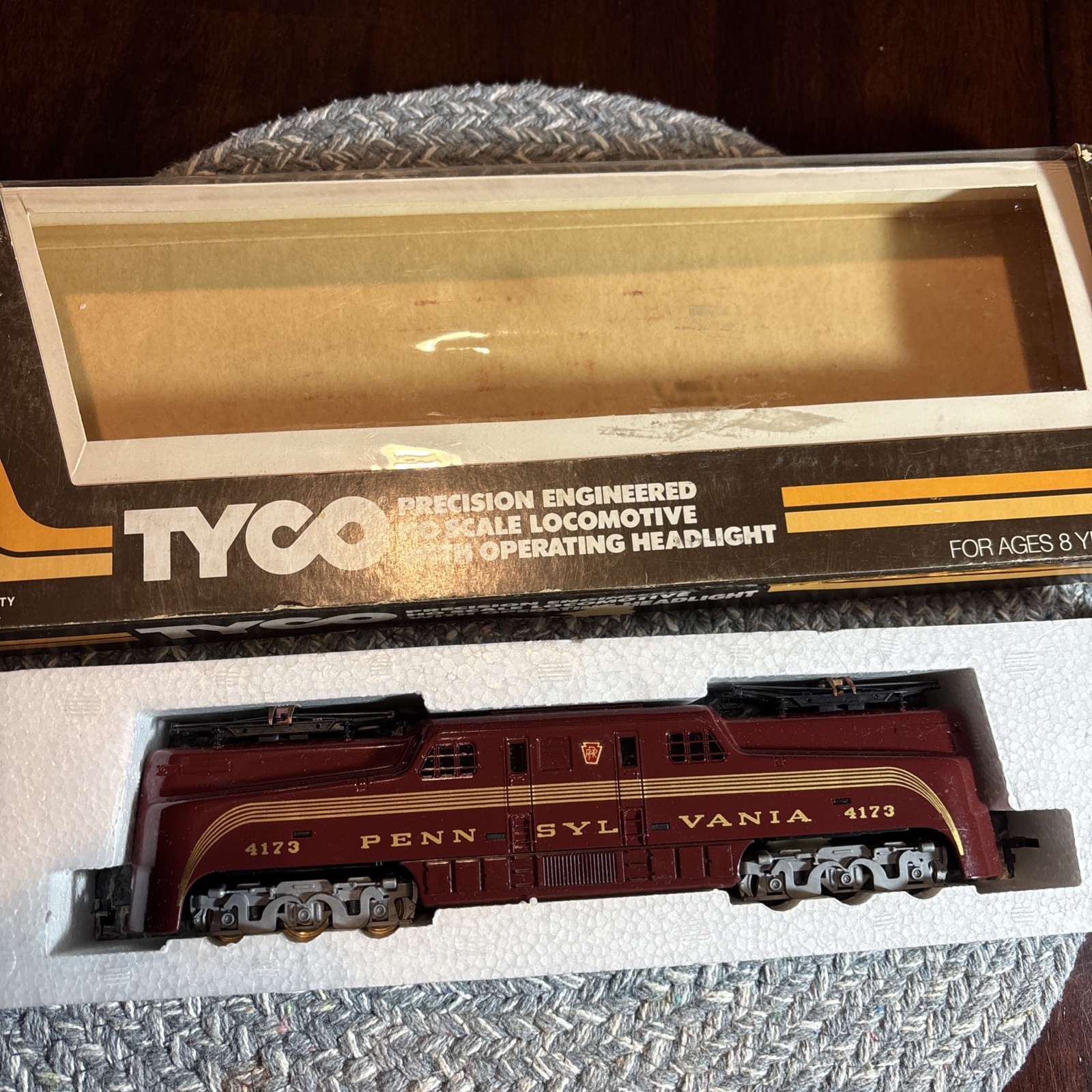 HO Scale Tyco, GG-1 Electric Locomotive, Pennsylvania, #4173 Tuscan Red 251-01