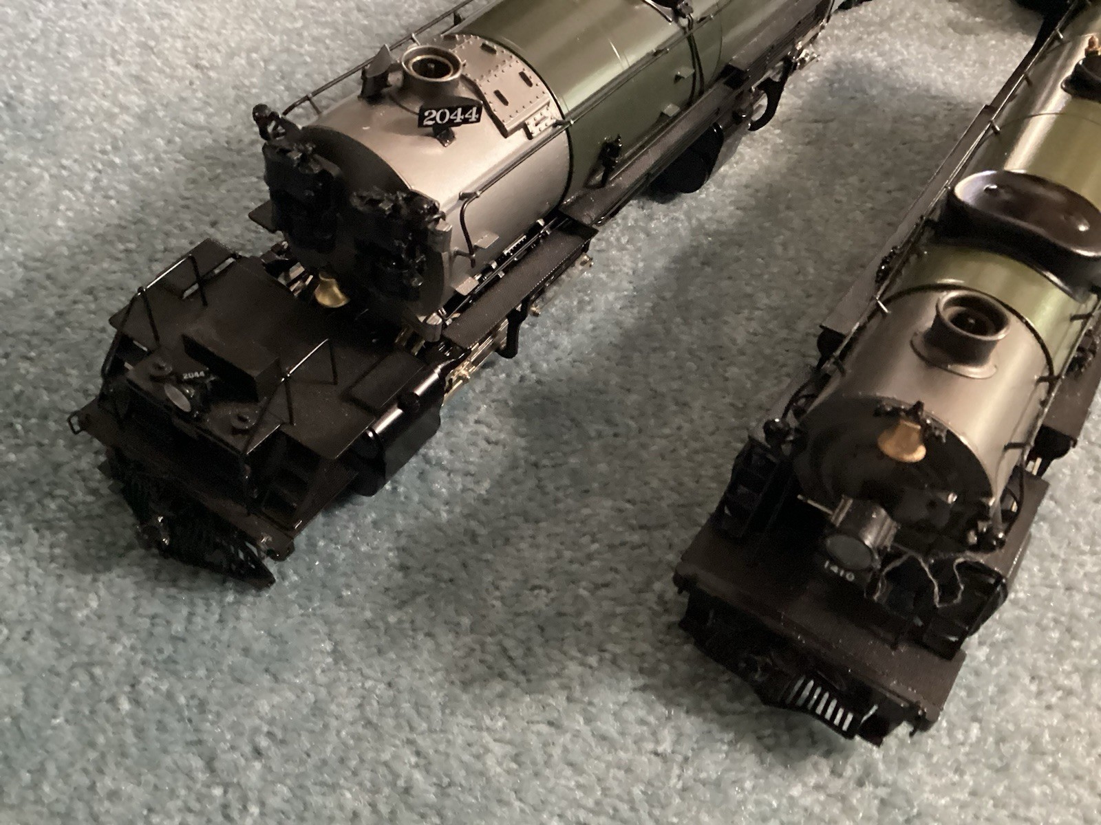 O Scale 3 Rail GN Locomotives, 13 Kit Built 50′ Freight Cars & 2 Caboosesu