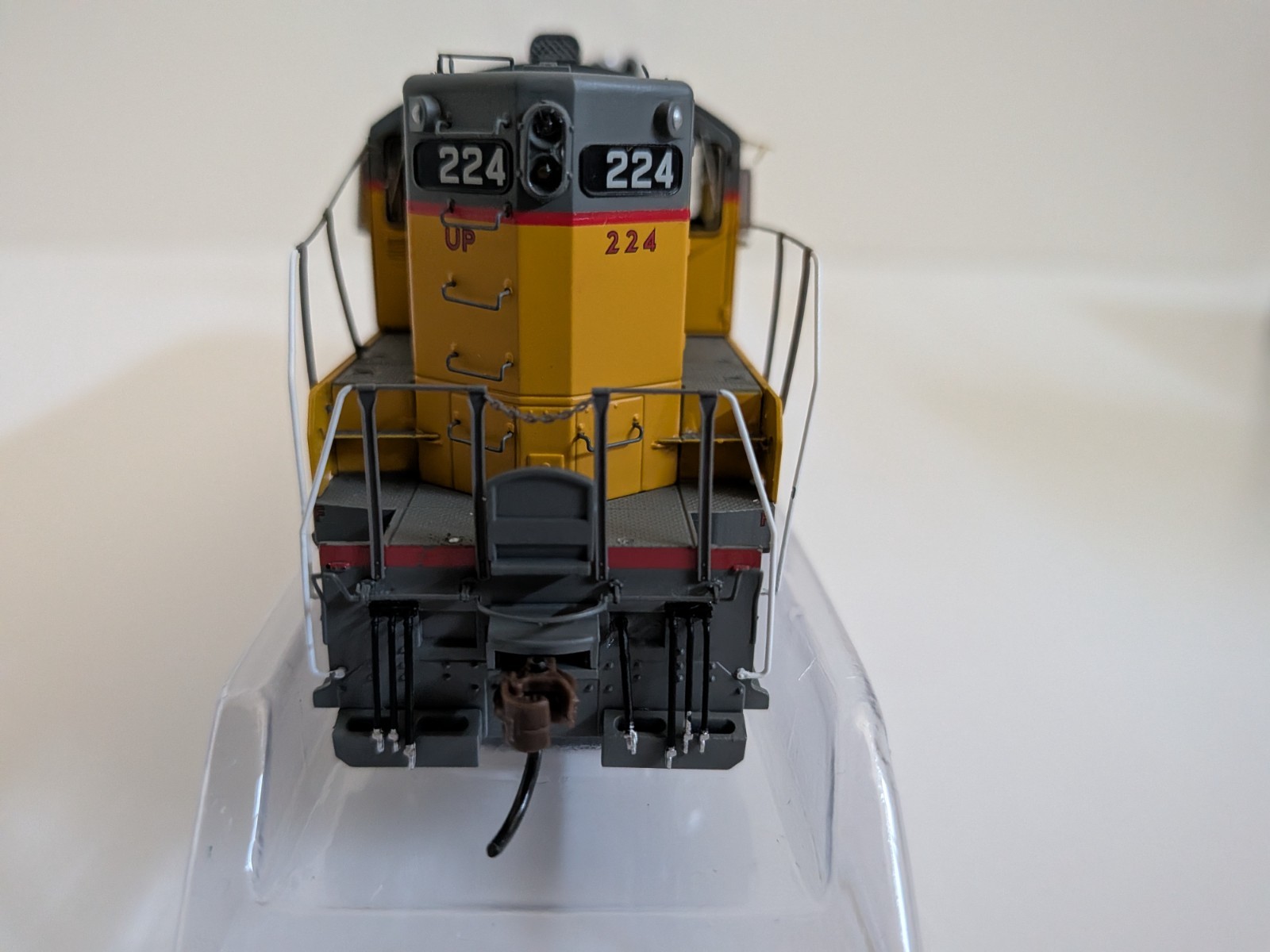 ATHG64146 Athearn Genesis UP GP9 DCC Ready + New NCE D13J Decoder (uninstalled)