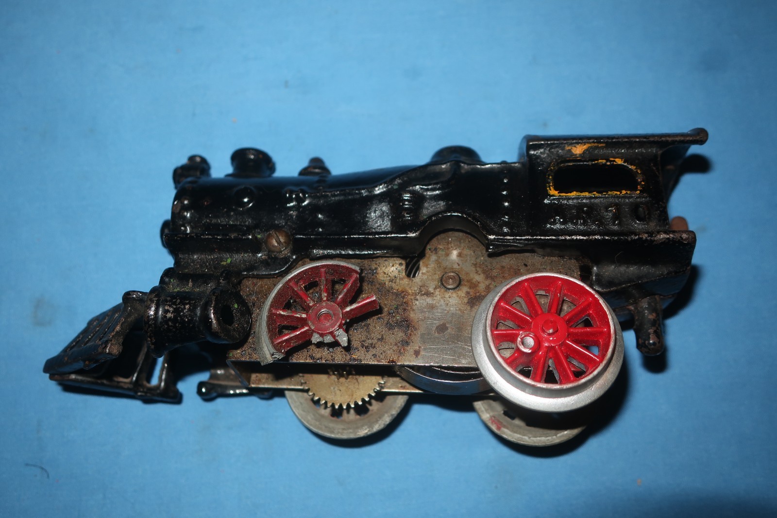 American Flyer Pre-war O Gauge #10 Clockwork/Wind-up Cast Iron Locomotive.