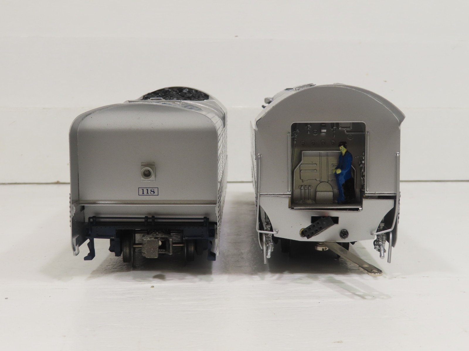 Weaver G1089-L Reading Crusader 4-6-2 Brass Pacific & G1229L 5 Car Pass LN
