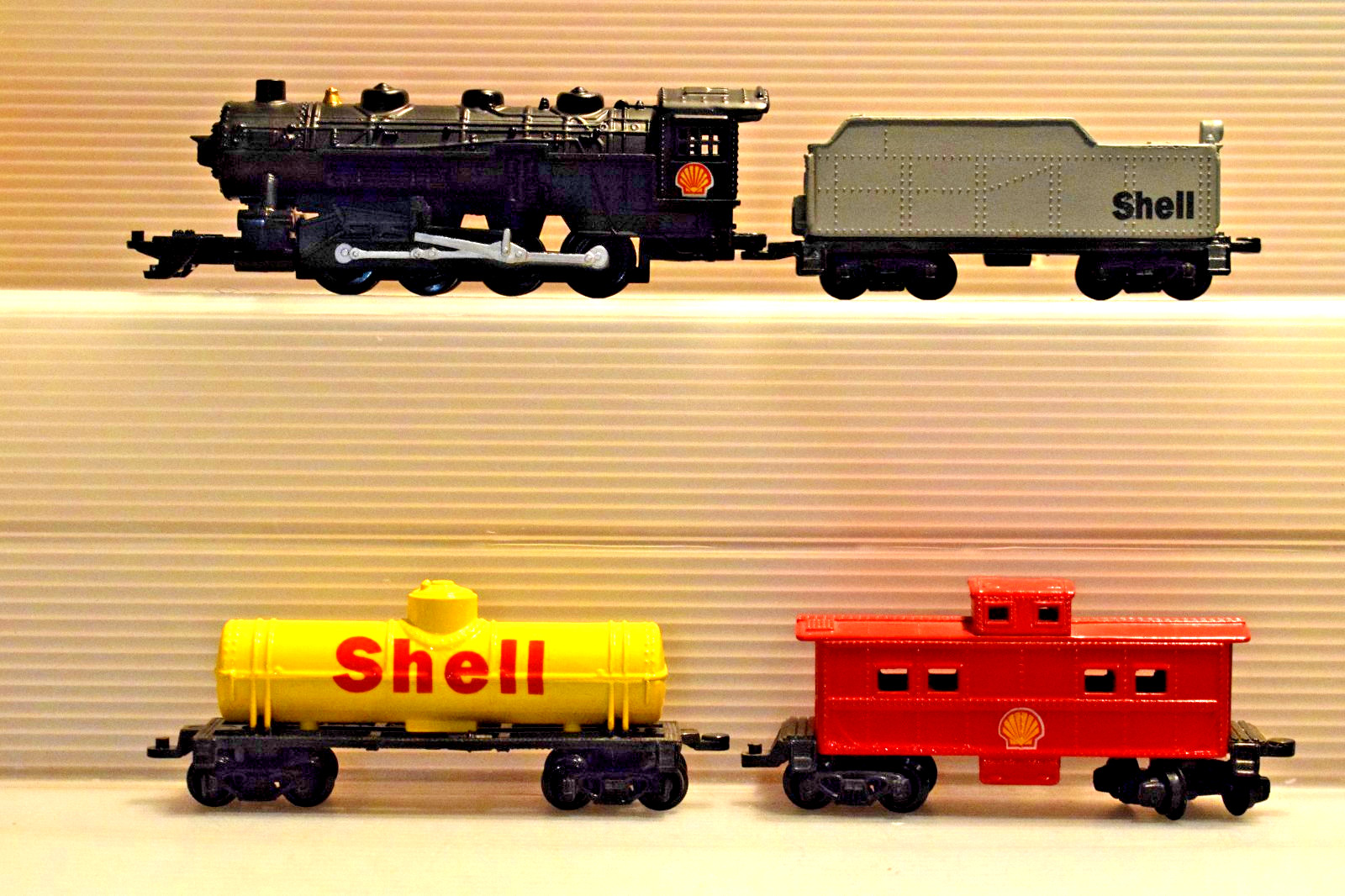 SHELL 0-8-0 STEAM LOCOMOTIVE TENDER OIL TANKER CAR CABOOSE HO GAUGE 1:120 SCALE