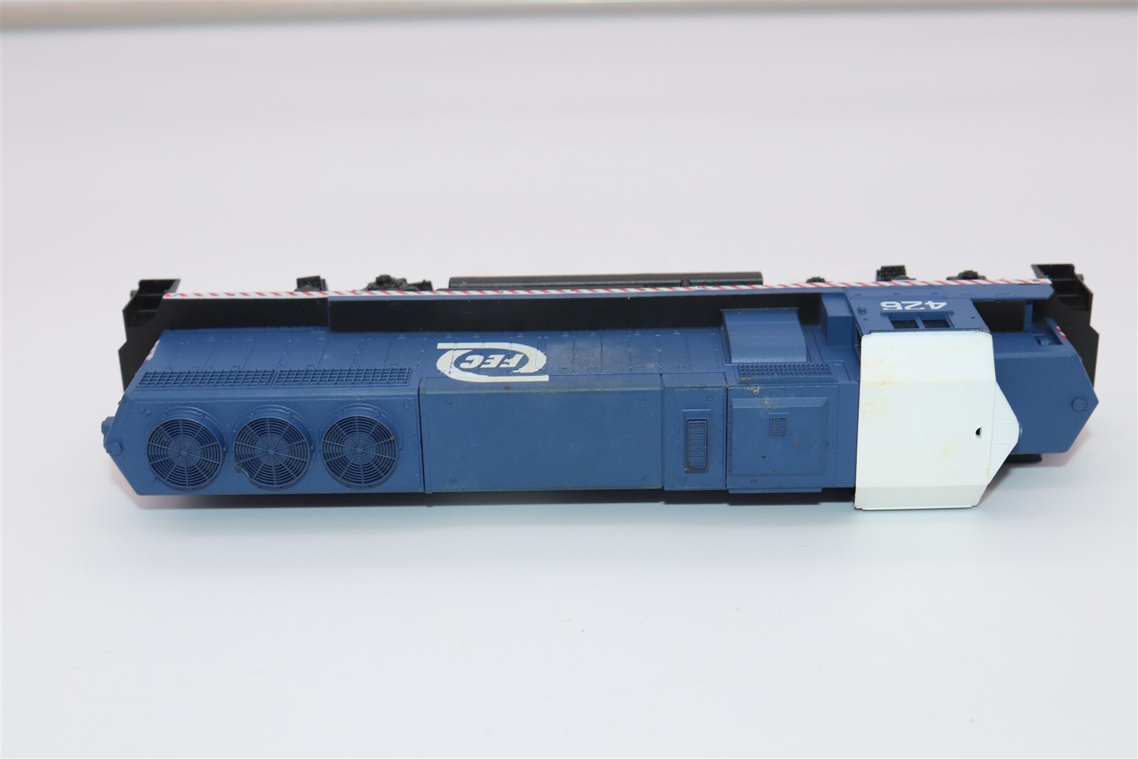 ATHEARN HO SCALE – LOCOMOTIVE – 04718 – GP40-2 POWERED FLORIDA EAST COAST – #426