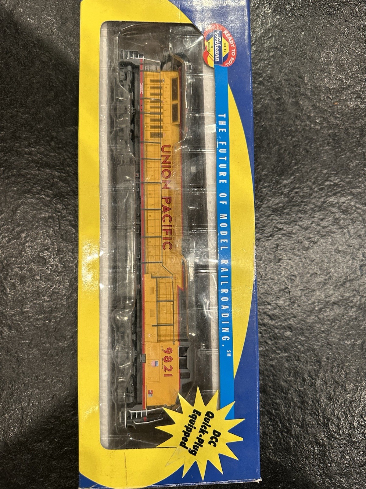 Athearn RTR HO Union Pacific SD50 #9821 Diesel Locomotive DCC Ready w Box-tested