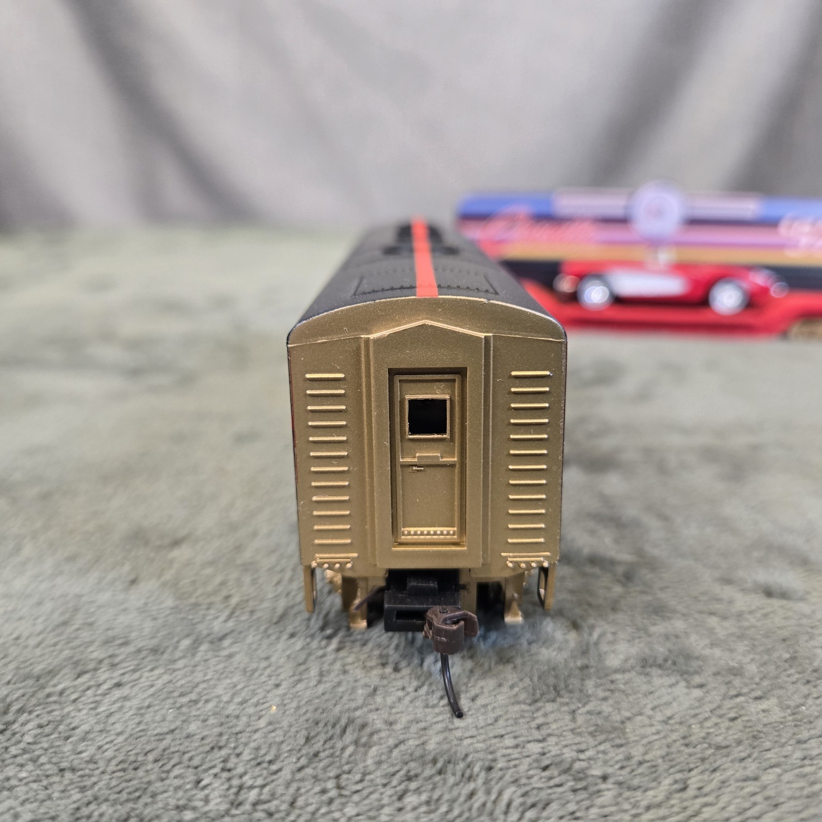 Hawthorne Bachman RARE HO Corvette 50th Anniversary Train Engine #1 & 2 + 2 Cars