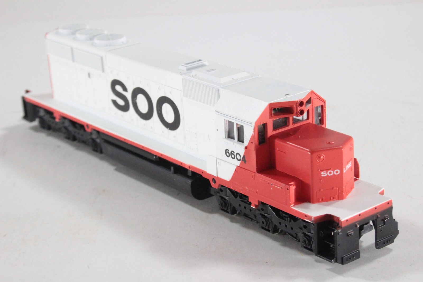 HO Athearn “Blue Box” Soo Line SD40-2 Powered Locomotive All-Whl Pkp Brs Fly New