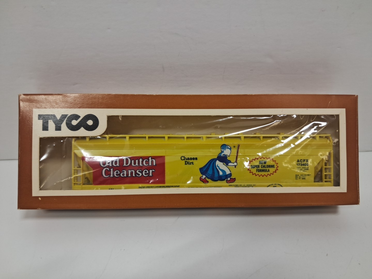 TYCO T358F, 50′ CENTER FLOW HOPPER CAR, DECORATED “OLD DUTCH CLEANSER”, HO SCALE
