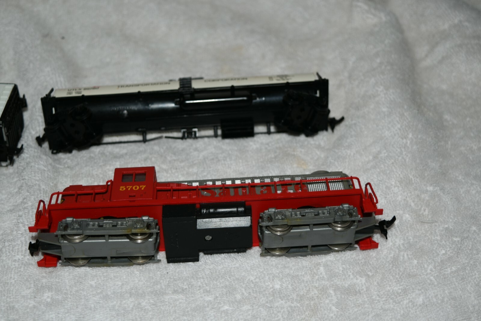 VINTAGE LOT 3 Cars Plus AHM SANTA FE #5707 DIESEL LOCOMOTIVE BUNDLE Clean 2H