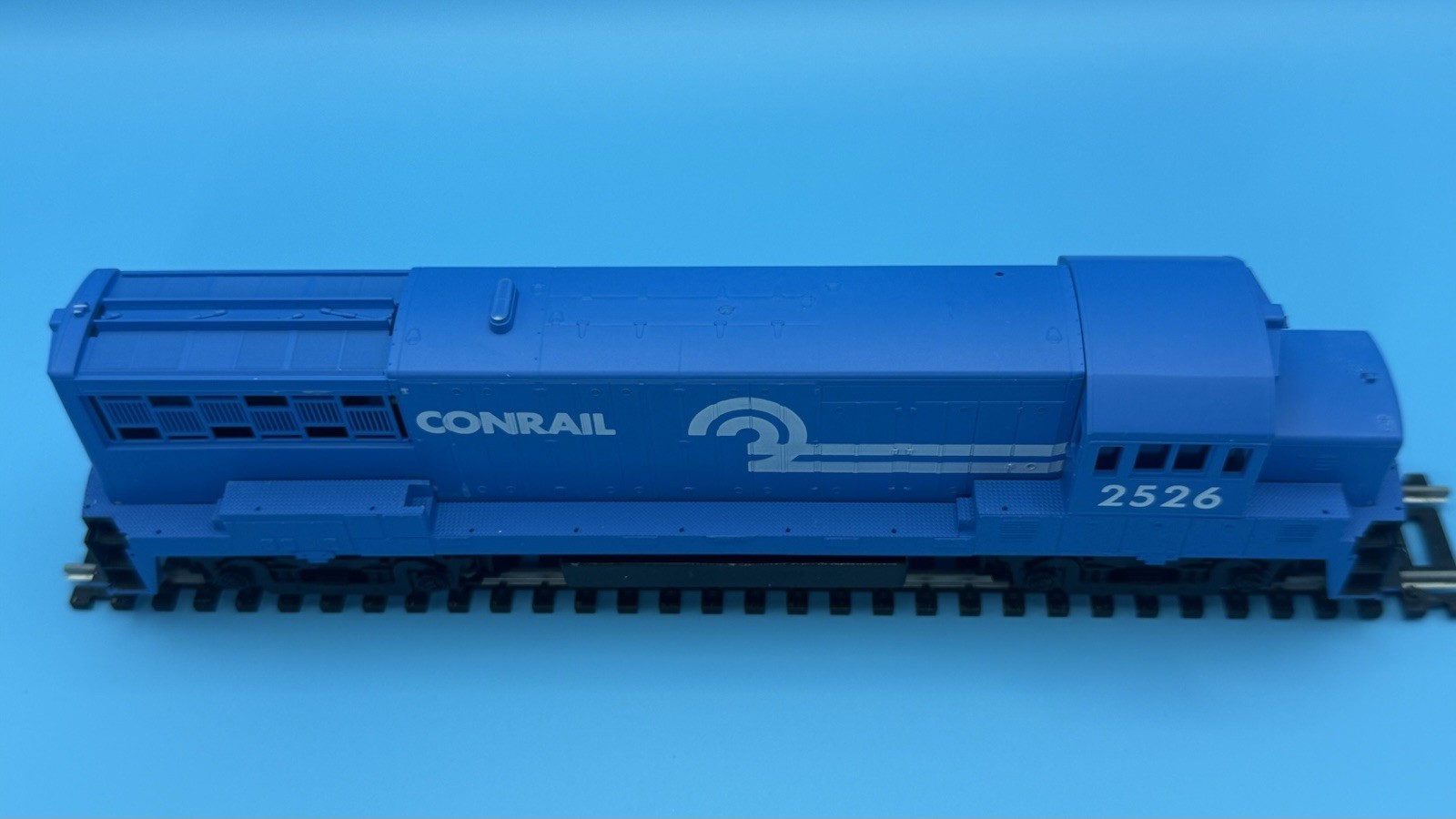 HO Scale Stewart Hobbies Conrail U25B Phase II 2526 Kato Drive Runs Smooth