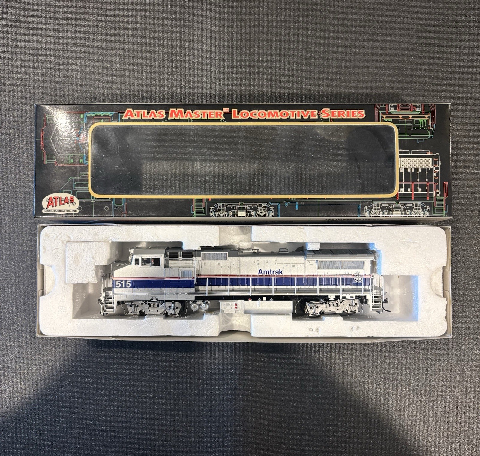 HO Atlas Master Amtrak Dash 8-32BW Locomotive with DC/DCC/Sound Road number #515
