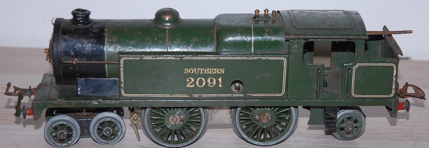 HORNBY O GAUGE CLOCKWORK No 2 SPECIAL TANK LOCOMOTIVE IN S R GREEN LIVERY