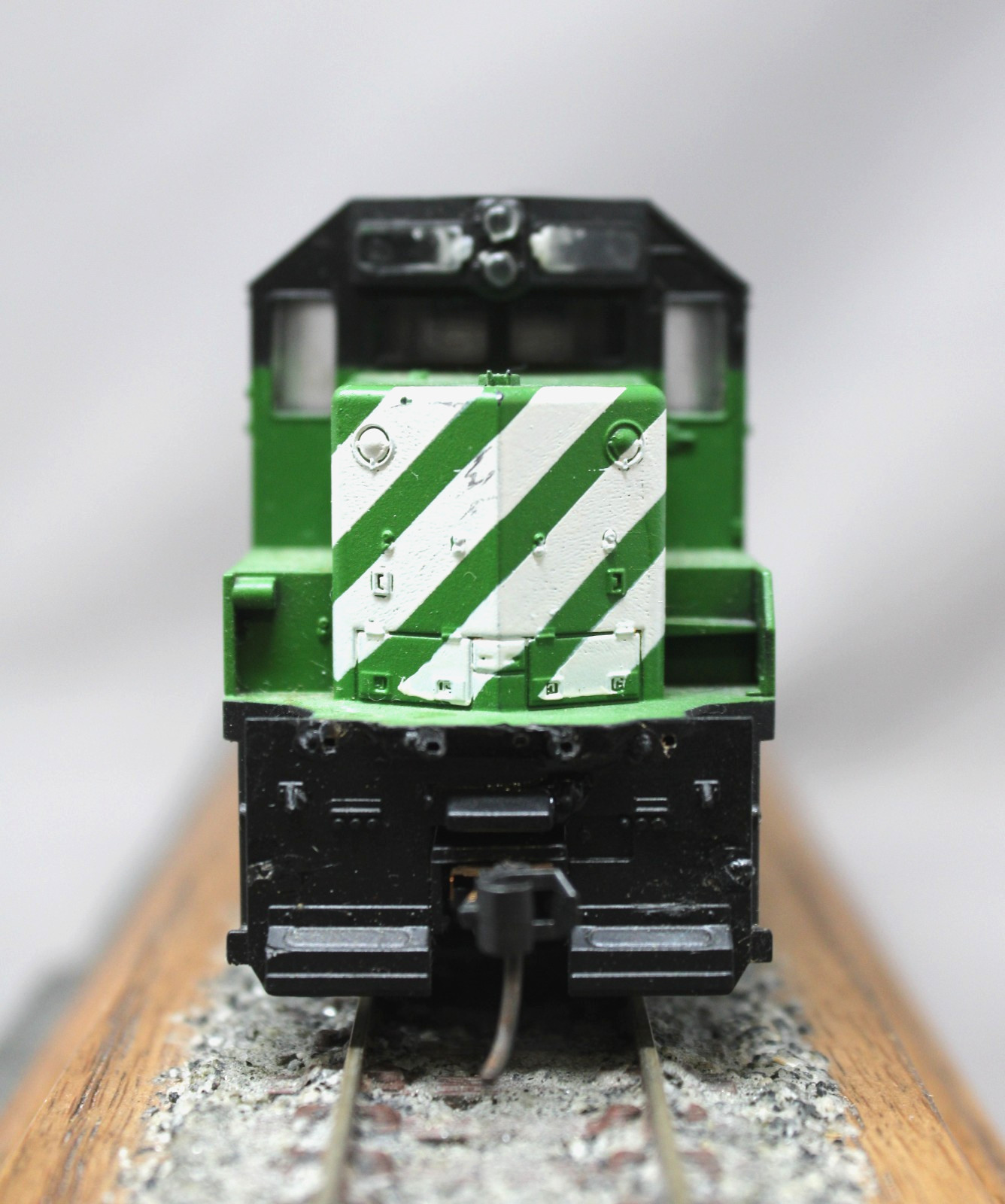 ATHEARN Burlington Northern BN EMD GP38-2 UN-POWERED Diesel #2264, C7