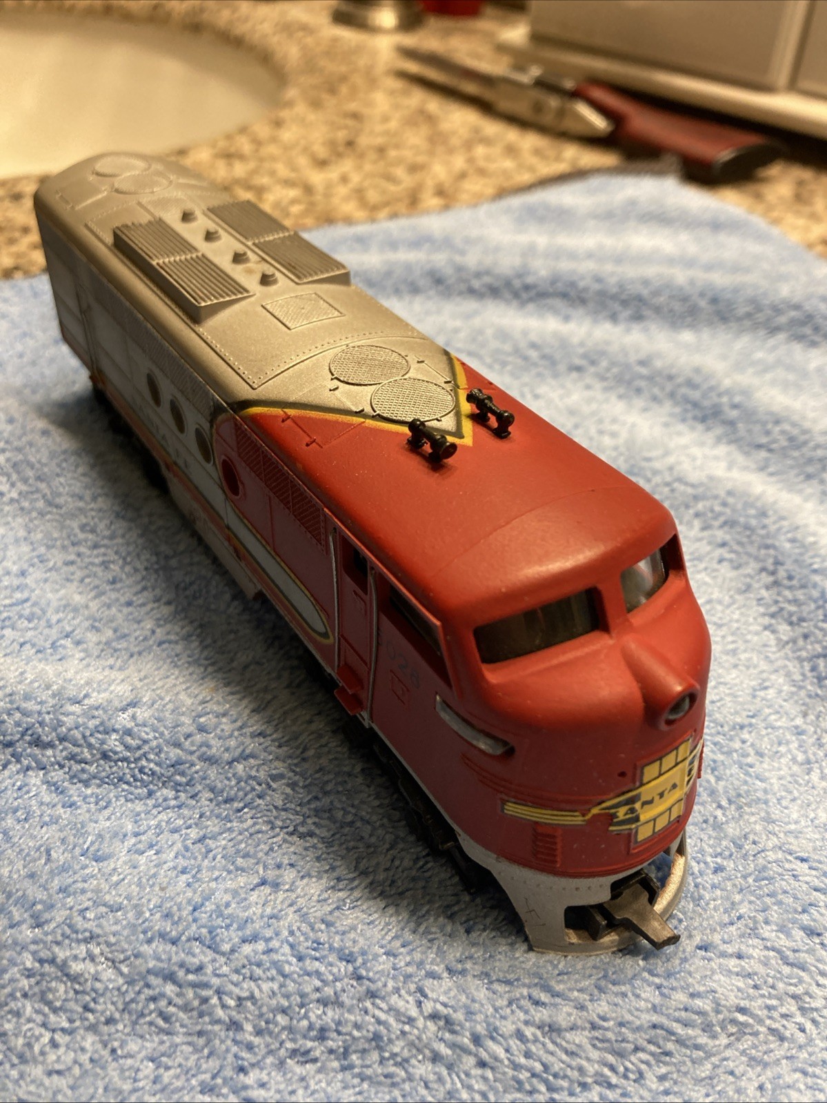 Bachman Santa Fe Deisel Locomotive HO Scale Works Needs Coupler Repair