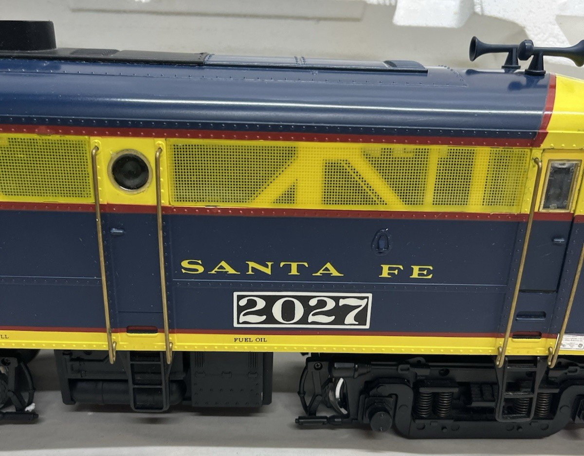 Aristocraft SANTA FE (Freight) FA1/FB1 Set #22027 BLUE/YELLOW G scale NICE!