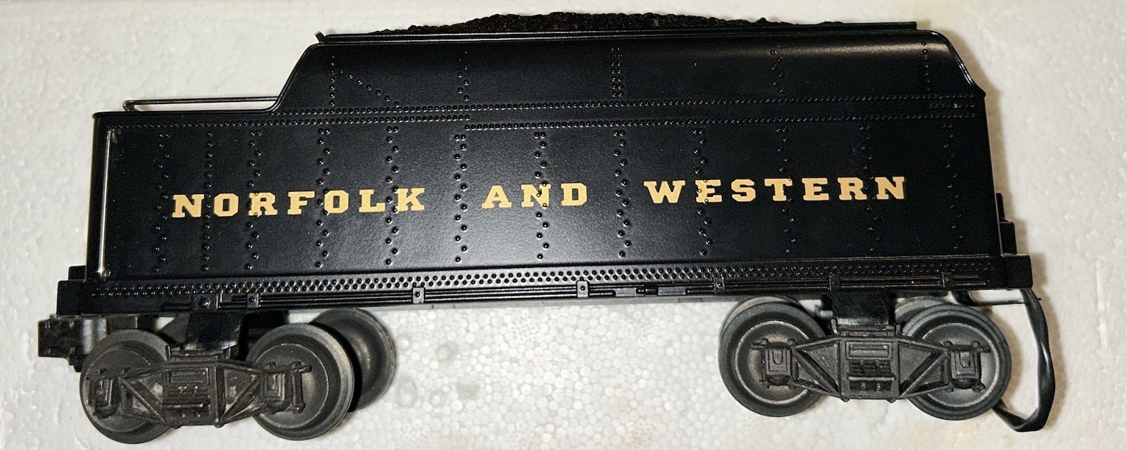 Lionel 6-18638 Norfolk & Western 2-6-4 Steam Locomotive & Tender – New In Box