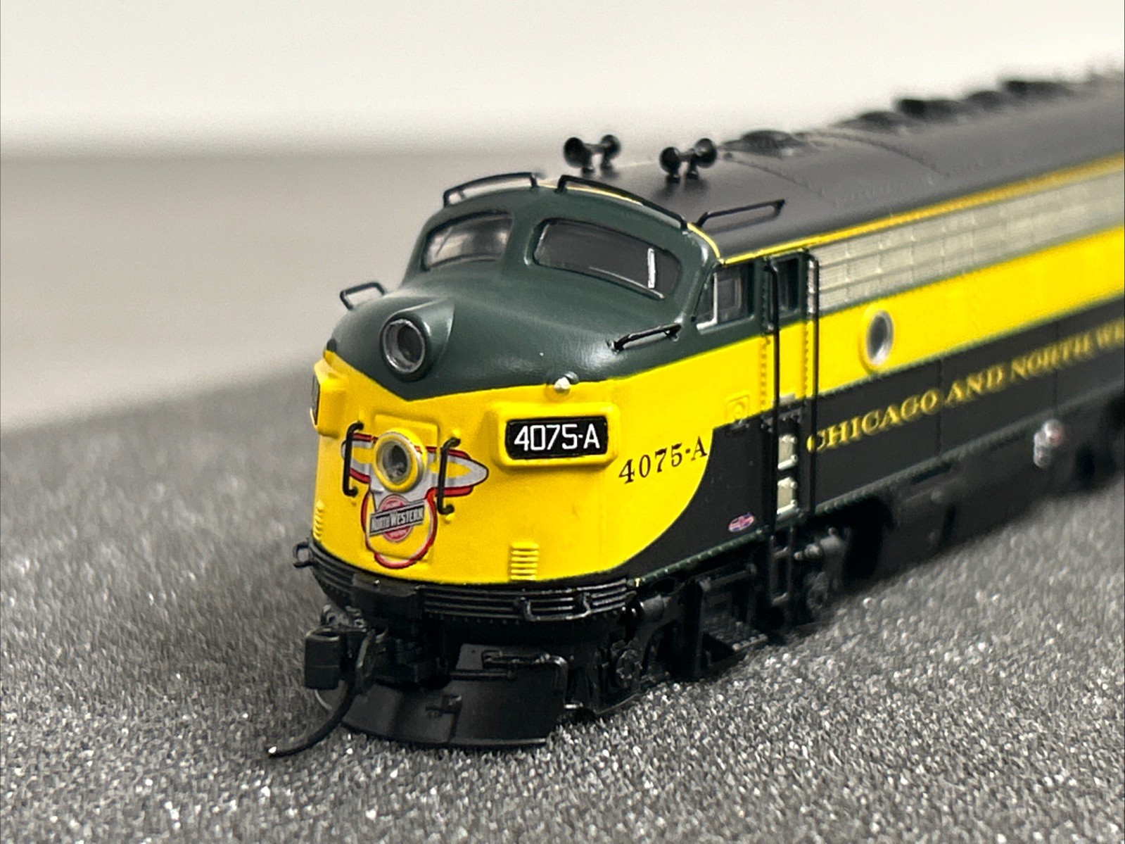 Broadway Limited N Scale #9076 EMD F7A Locomotive CNW #4075A NIB – CC