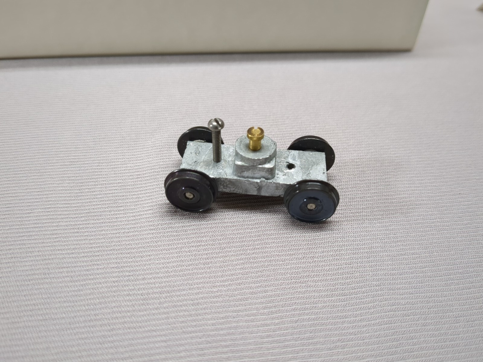HO English’s Model RR Supply/Bowser #3-300 GREAT NORTHERN AEROTRAIN Powered