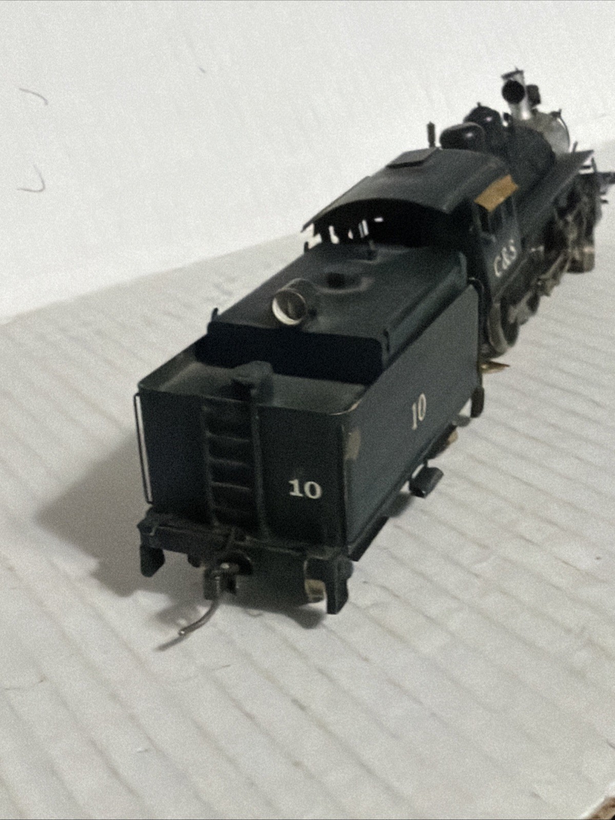 HO 4-6-0 STEAM LOCOMOTIVE, PAINTED, & DETAILED RTR.