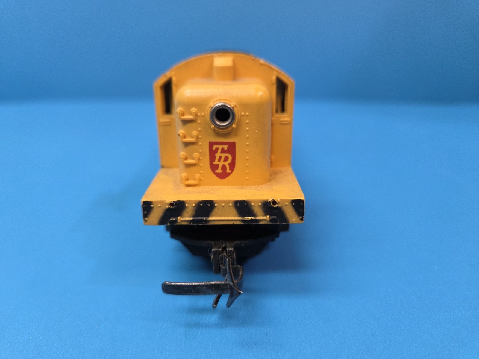 Tri-ang R155 Transcontinental RS2 Switcher Yellow 7005