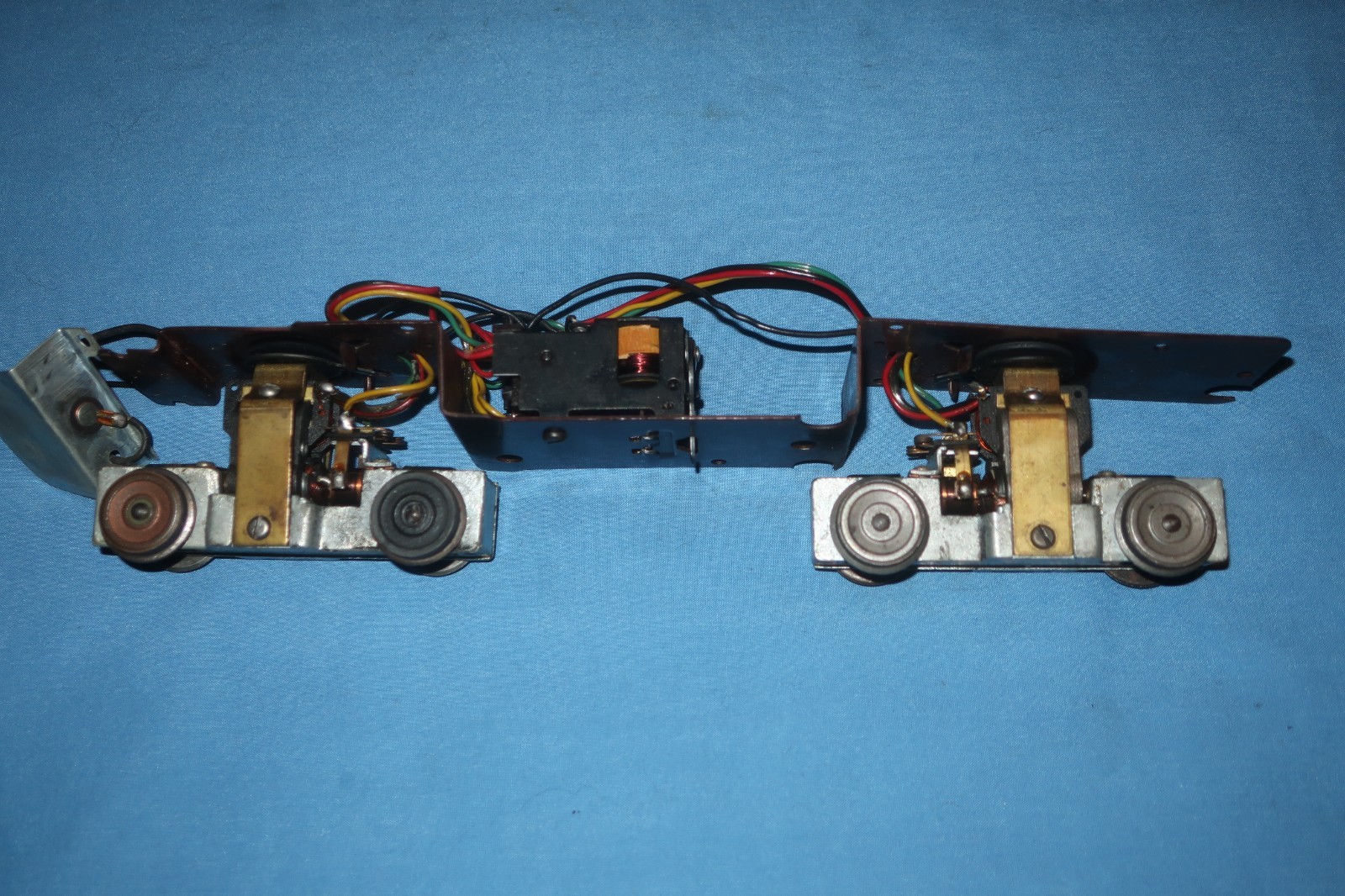 American Flyer Alco Dual Motor Chassis/Frame w/Pul-mor Wheels. Runs well