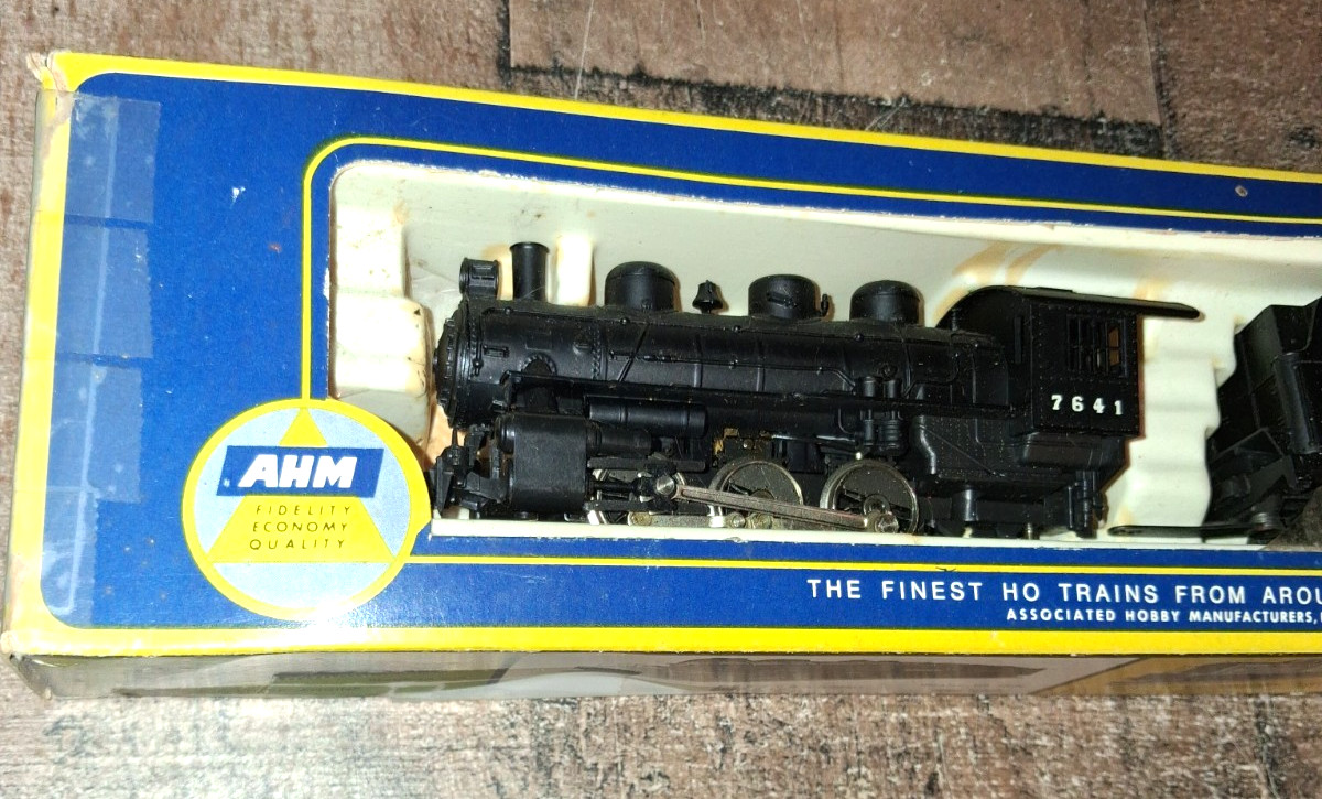 Vintage AHM 5141-B HO Penn Railroad 0-6-0 USRA Switcher 7641 w/Box Tested Read