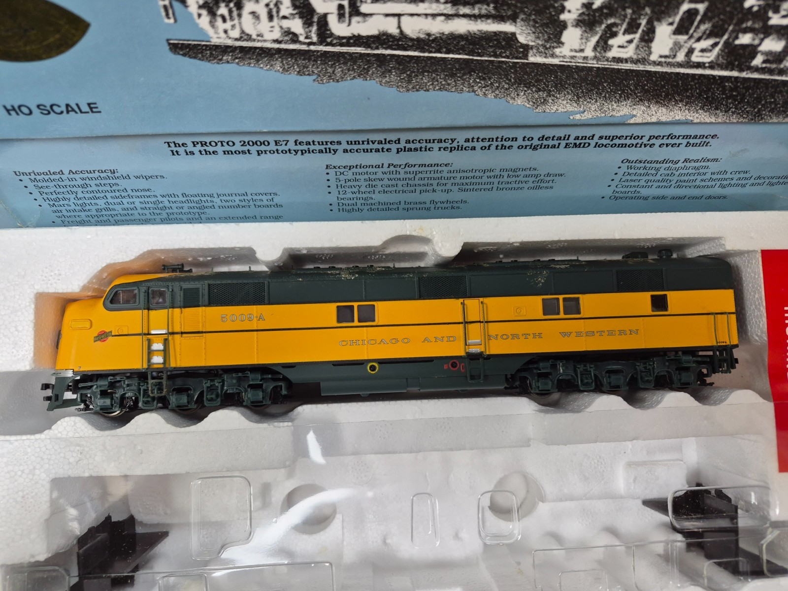 LIFE LIKE 21060 PROTO 2000 HO CNW EMD E-7 A DC/DCC READY RD# 5009A PRE OWNED