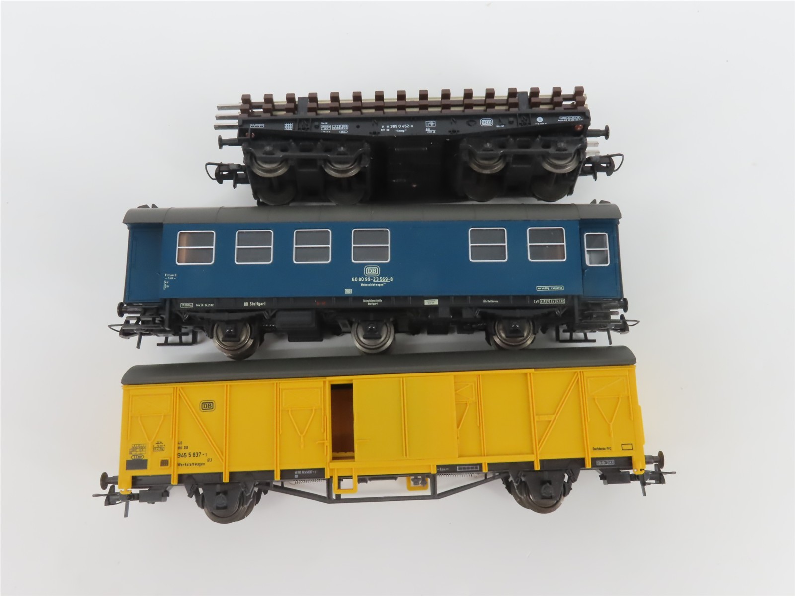 HO Scale Roco 41081 DB Deutsche Bahn Class 333 Diesel Loco w/3 Cars & Track