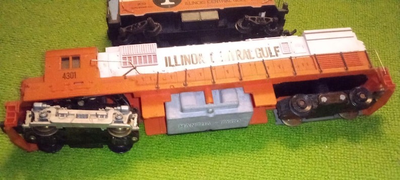 Vintage Mantua-Tyco HO Gauge Illinois Central Gulf 4301 Locomotive Caboose As-Is