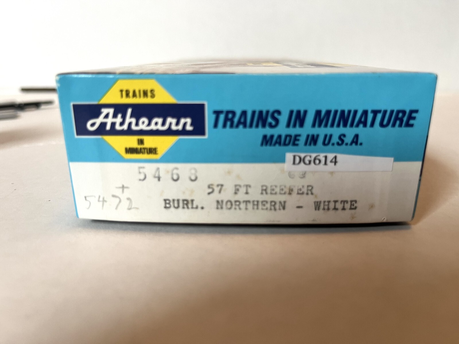 Athearn 57′ Reefer Burlington Northern-White #19661 Western Fruit Express DG614