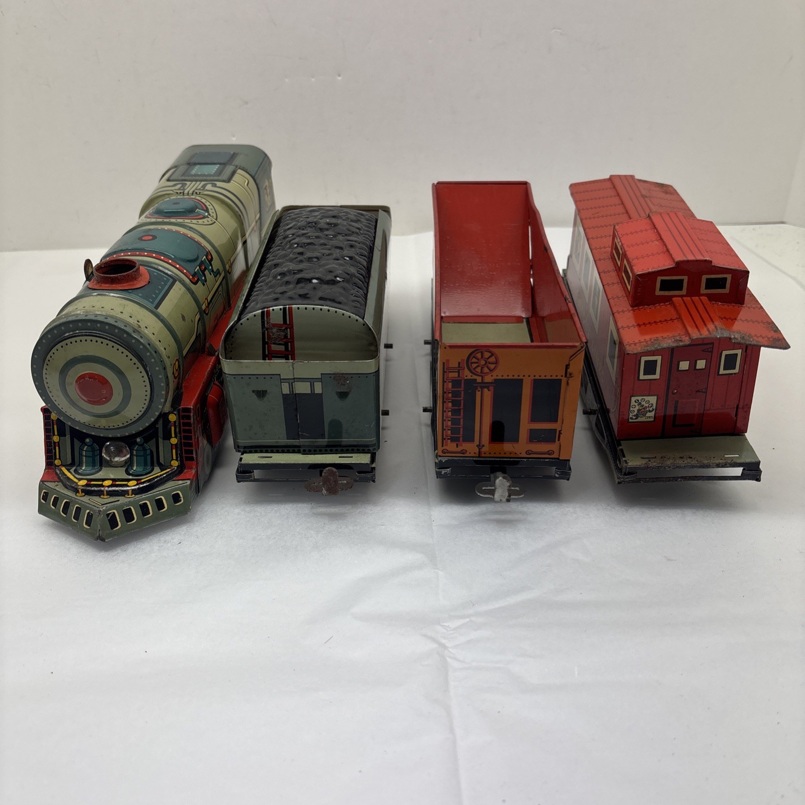 Unique Art/Lines #742 Clockwork Locomotive Set