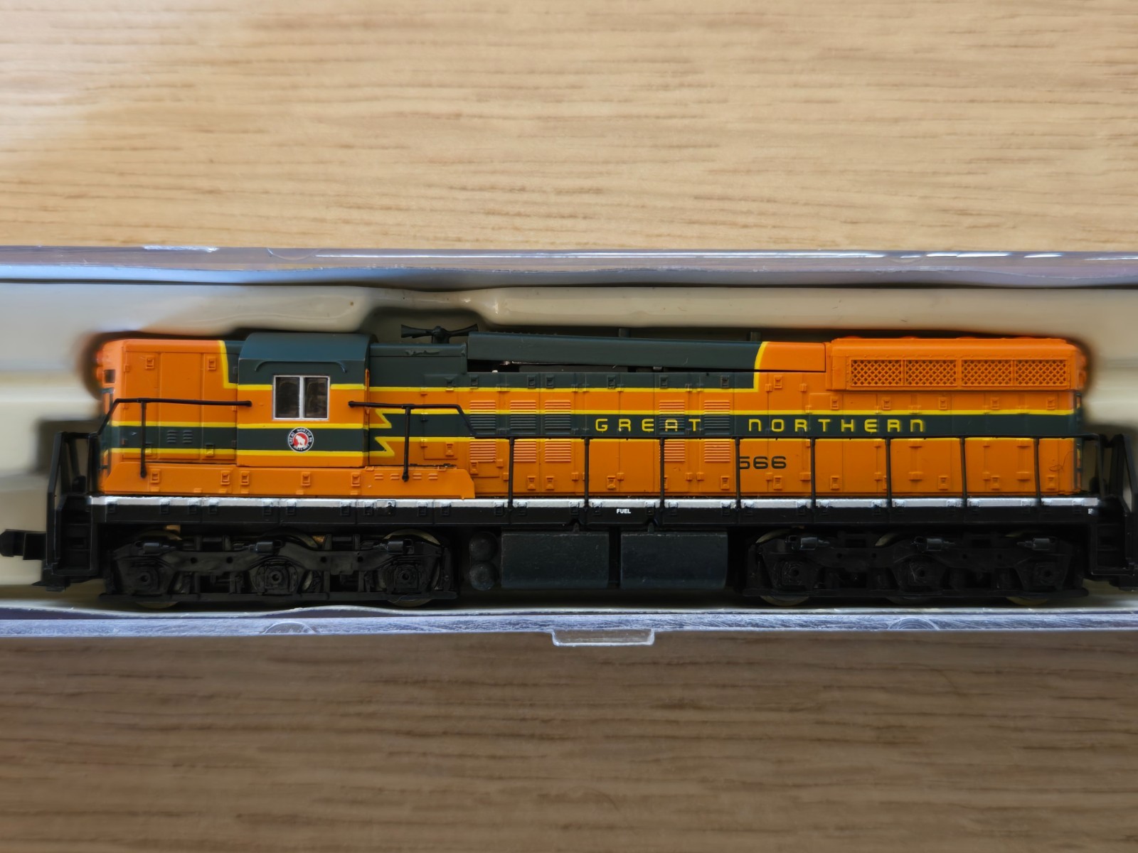 Life‑Like 7763 N Scale SD7 Locomotive Great Northern #566 – NEW – Smooth Runner