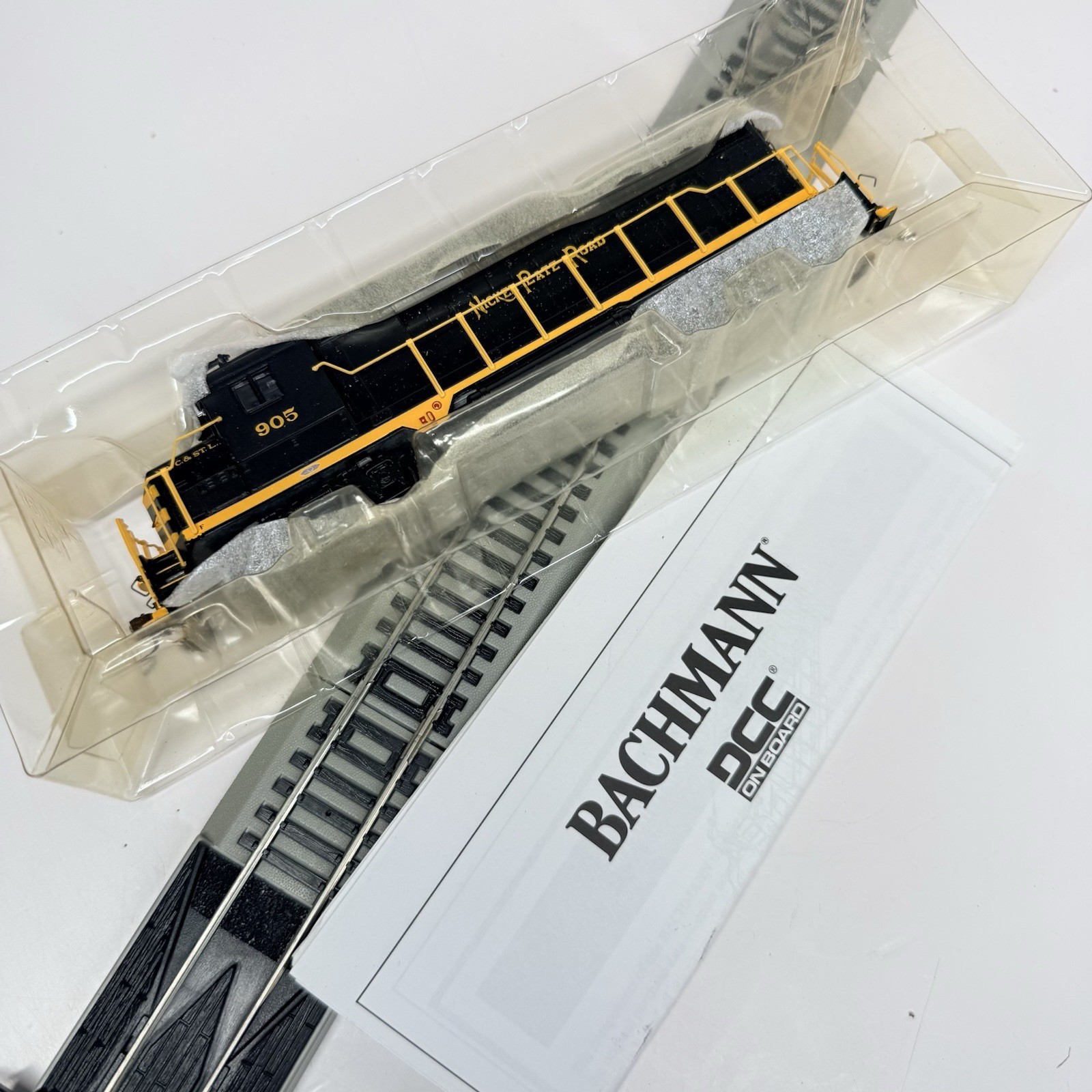 HO Scale DCC Bachmann 60810 Nickel Plate Road #905 GP30 Diesel Locomotive