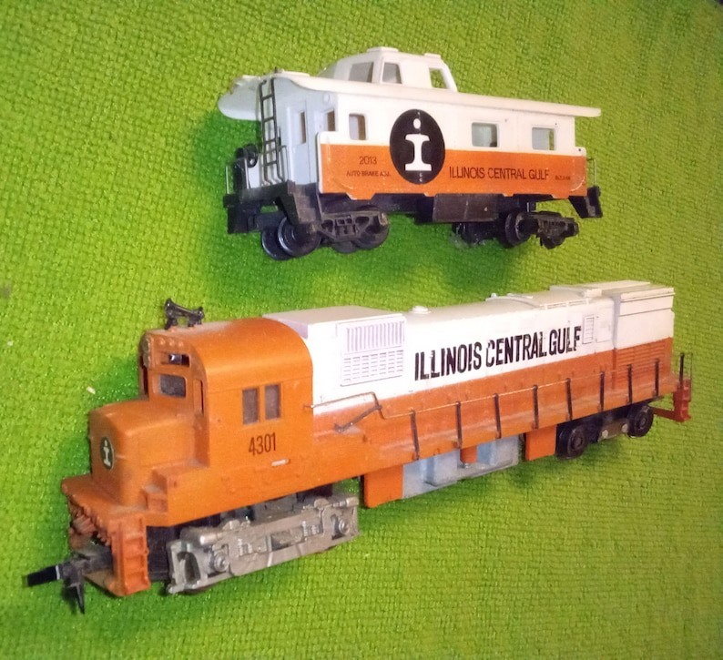 Vintage Mantua-Tyco HO Gauge Illinois Central Gulf 4301 Locomotive Caboose As-Is