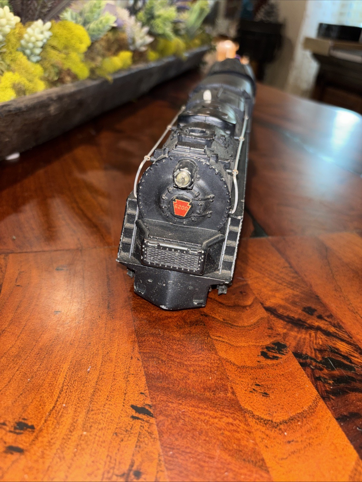 Lionel 681 postwar Engine & Lionel 2046W Tender