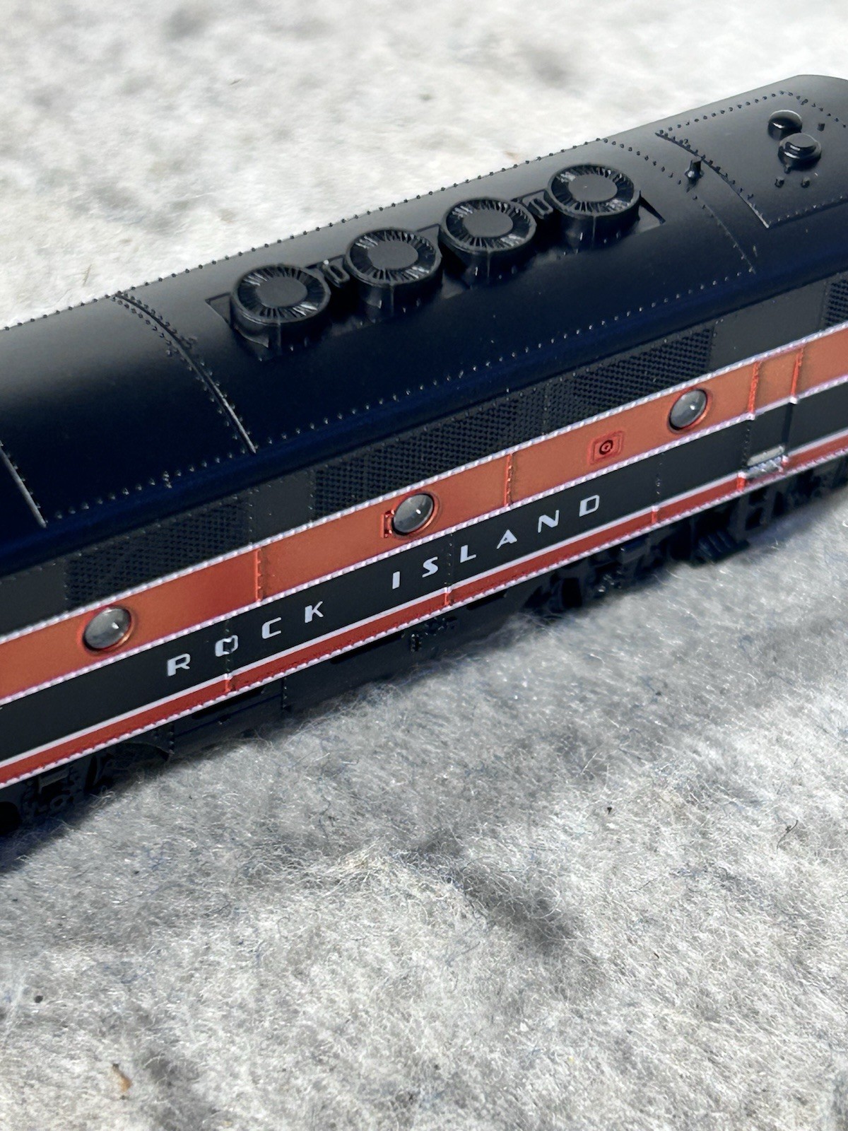 Beautiful KATO Rock Island RR F-3A #44 Locomotive N Gauge ￼