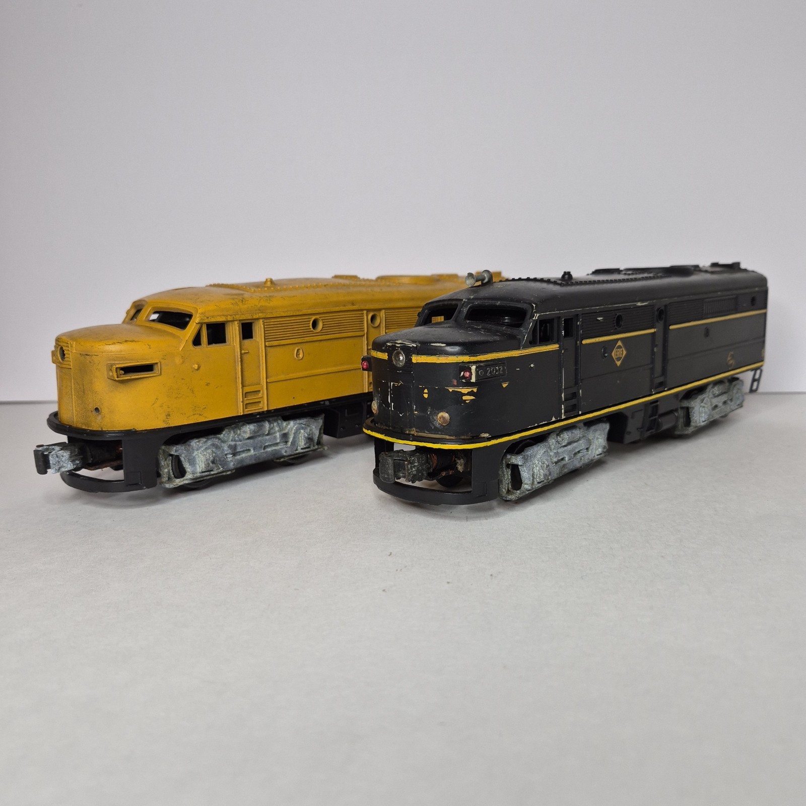 Lionel Post War Alco 2023 2032 Erie Union Pacific Shell Chassis Motor PARTS ONLY